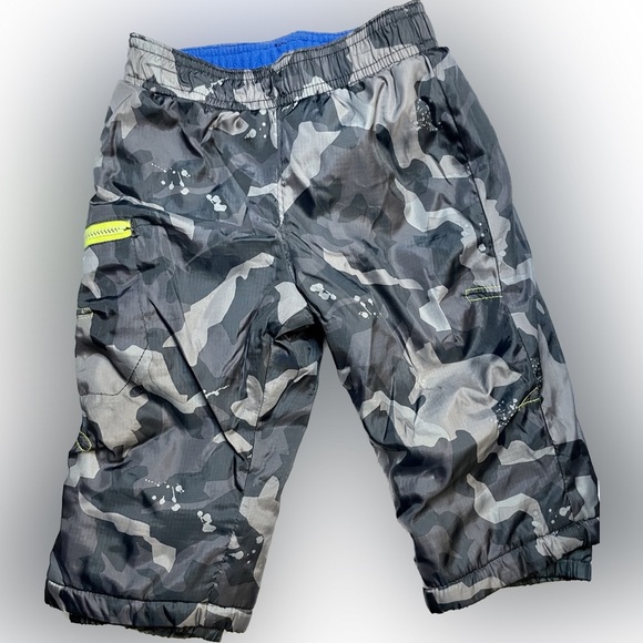 Old Navy 12-18 Month Toddler camo Snow ski snowboarding pants Preloved - Picture 1 of 8